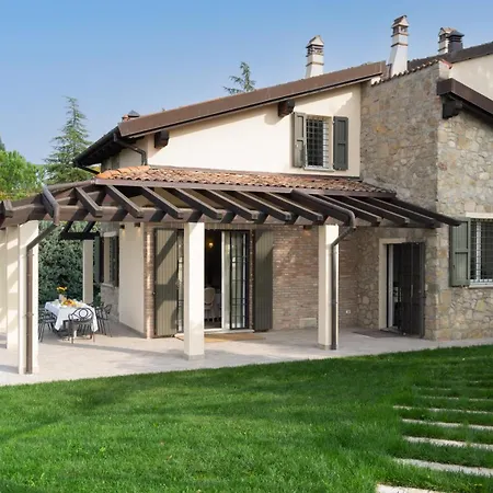 Pergola By Palazzo Di * Varignana