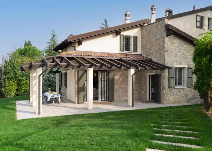 Pergola By Palazzo Di * Varignana