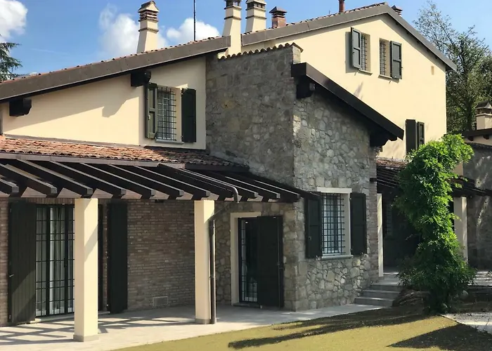 Pergola By Palazzo Di * Varignana